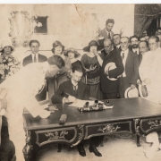 Assinatura do Pacto de Pedras Altas por Borges de Medeiros (15 de dezembro de 1923) / Acervo do IHGRGS e AHRS
